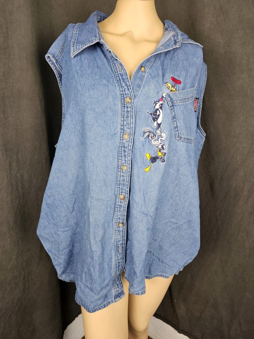 Vtg 90s Looney Tunes Woman Denim Sleeveless Shirt 22W 24W Embroidered Tweety Fit